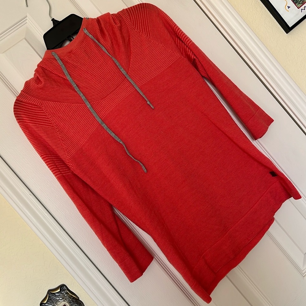 Smartwool 3/4 sleeve hooded sweater size M